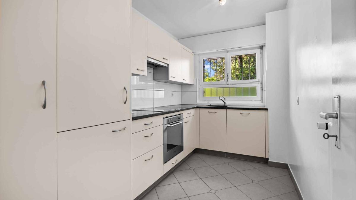 Appartement spacieux de 4,5 pièces avec jardin à Pully