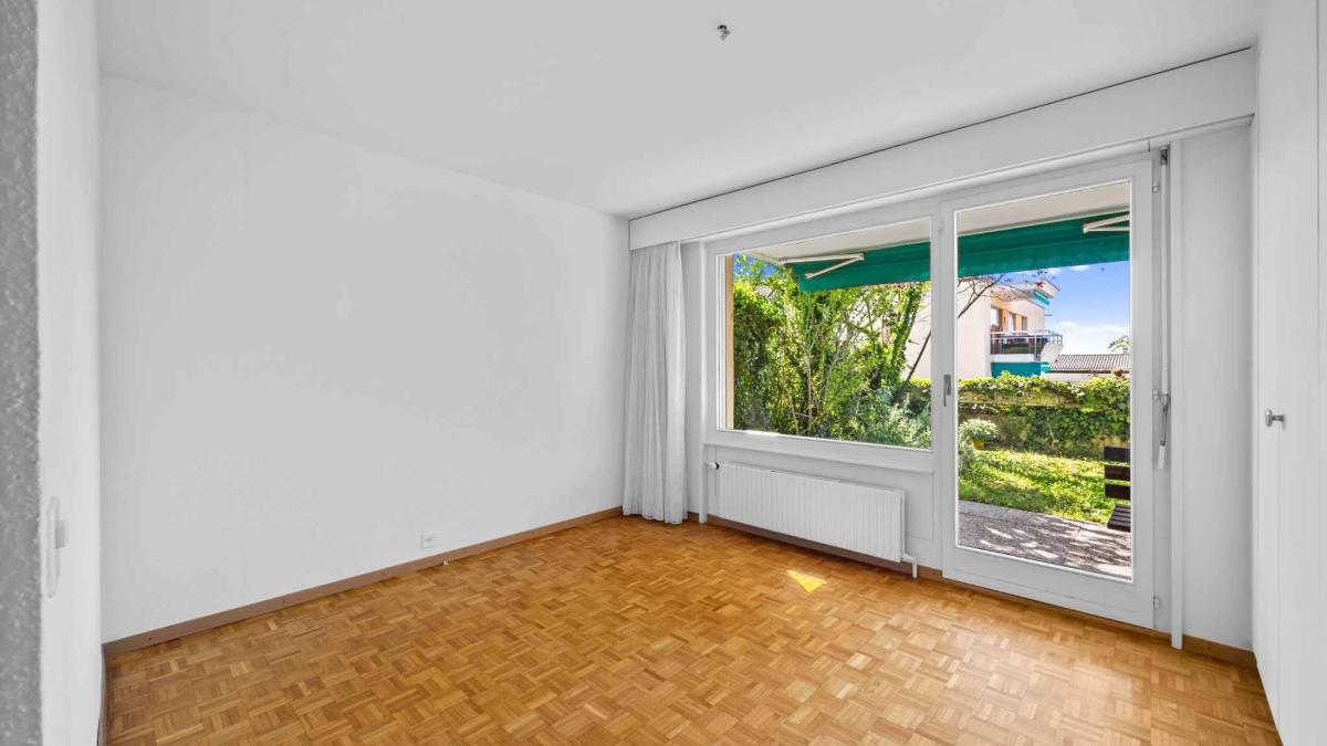Appartement spacieux de 4,5 pièces avec jardin à Pully