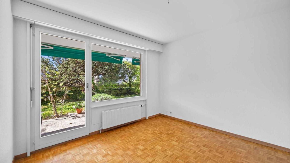 Appartement spacieux de 4,5 pièces avec jardin à Pully