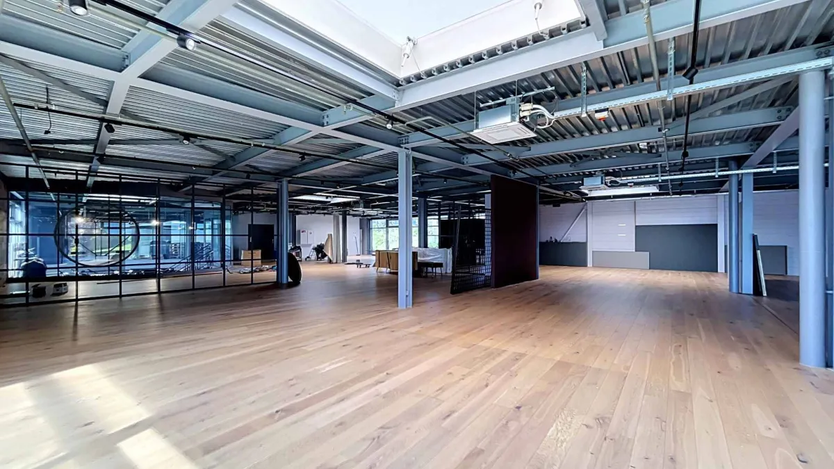 Environ 765m2 pour créer votre futur buisness - Industrielle 11