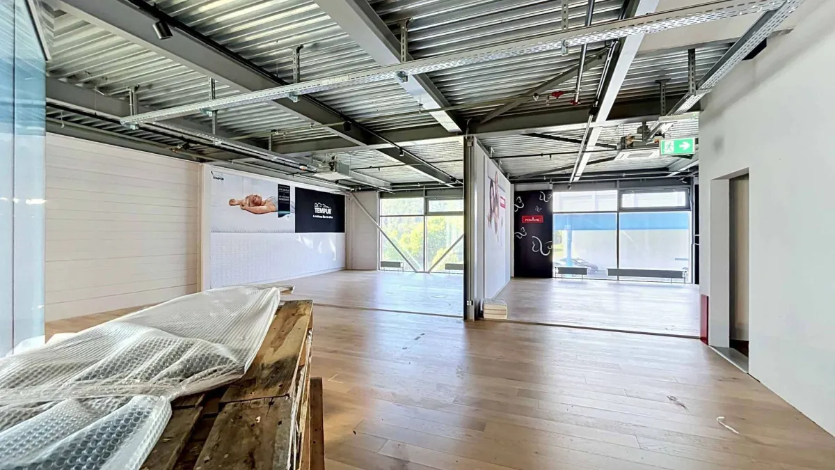 Environ 765m2 pour créer votre futur buisness - Industrielle 11