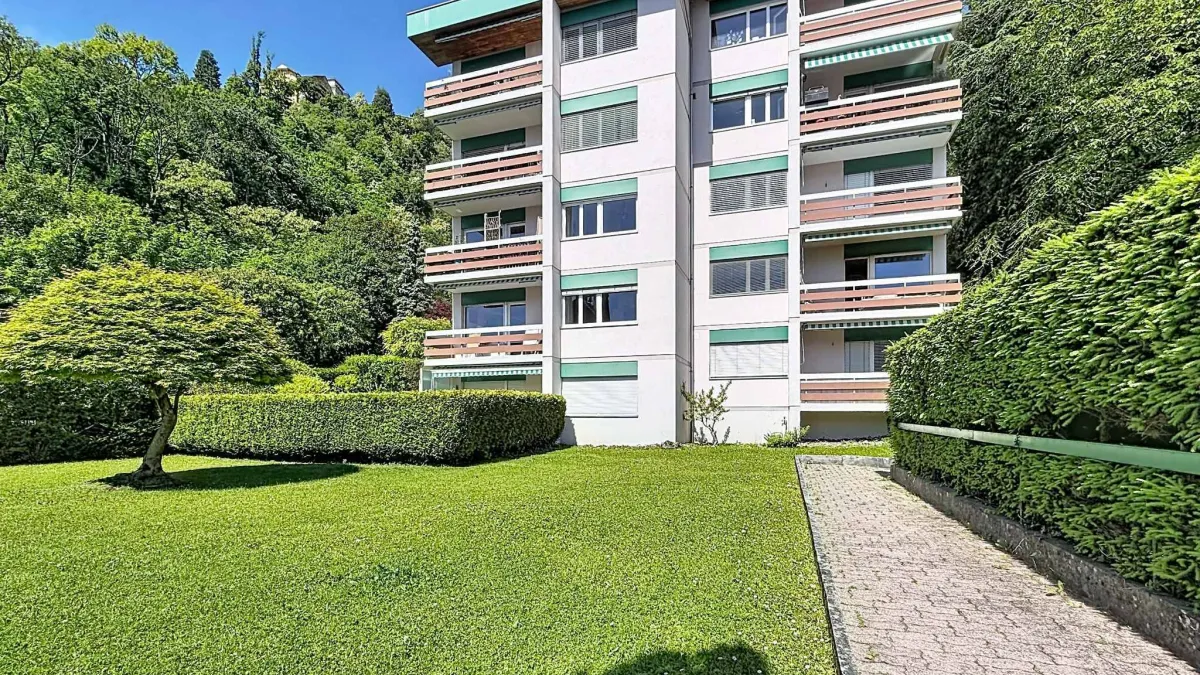 Bel appartement traversant de 4,5 pièces avec terrasse et jardin