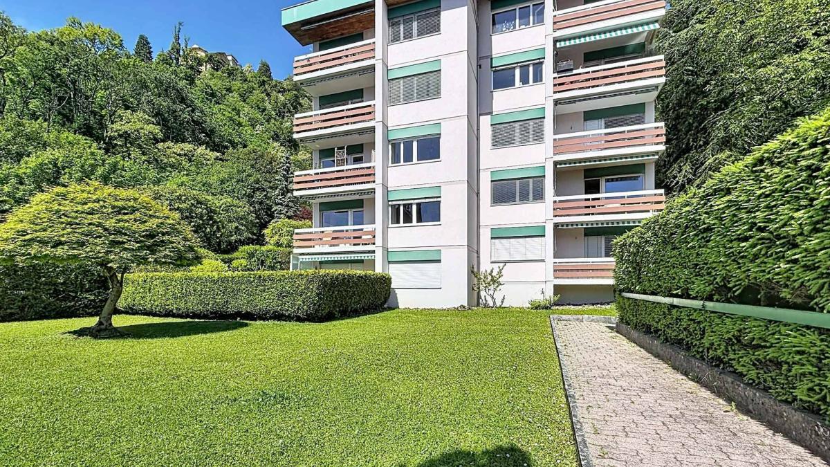 Bel appartement traversant de 4,5 pièces avec terrasse et jardin