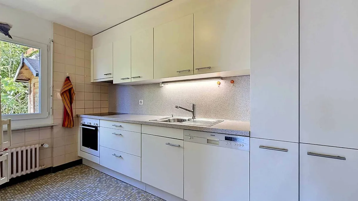Bel appartement traversant de 4,5 pièces avec terrasse et jardin