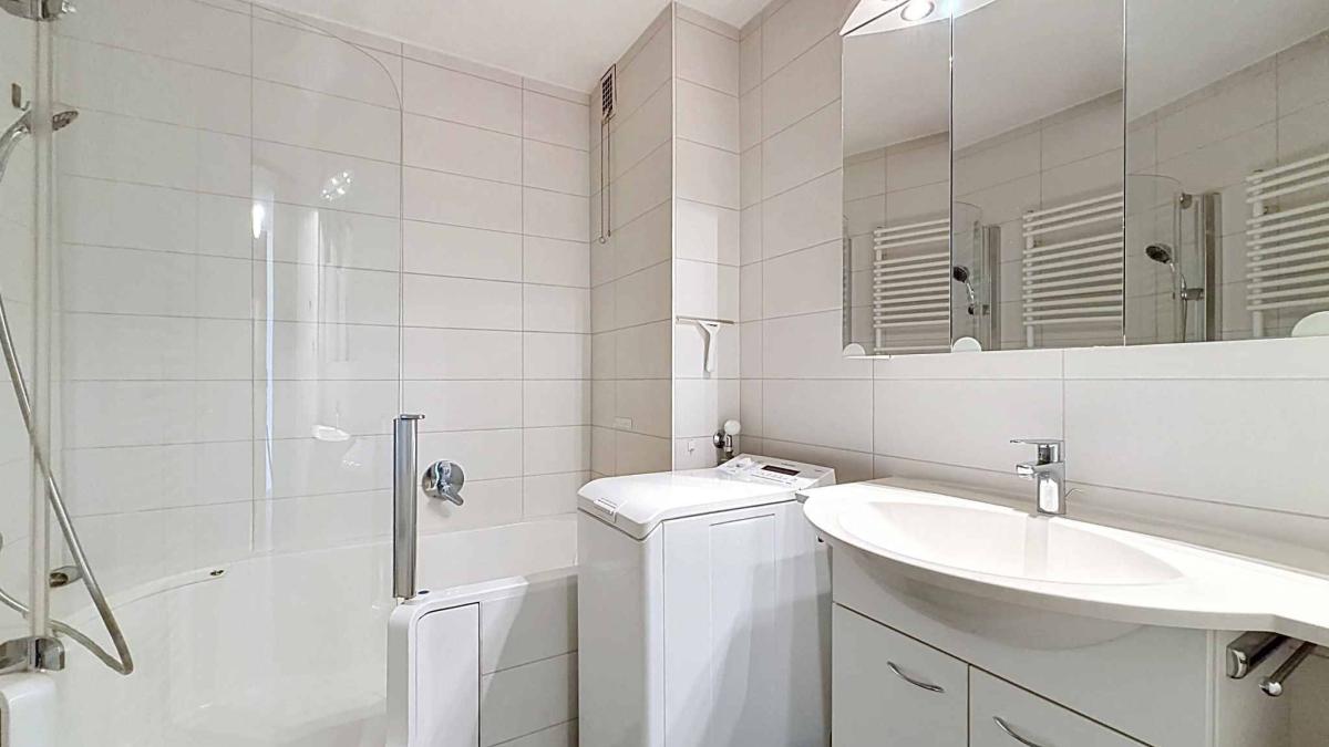 Bel appartement traversant de 4,5 pièces avec terrasse et jardin