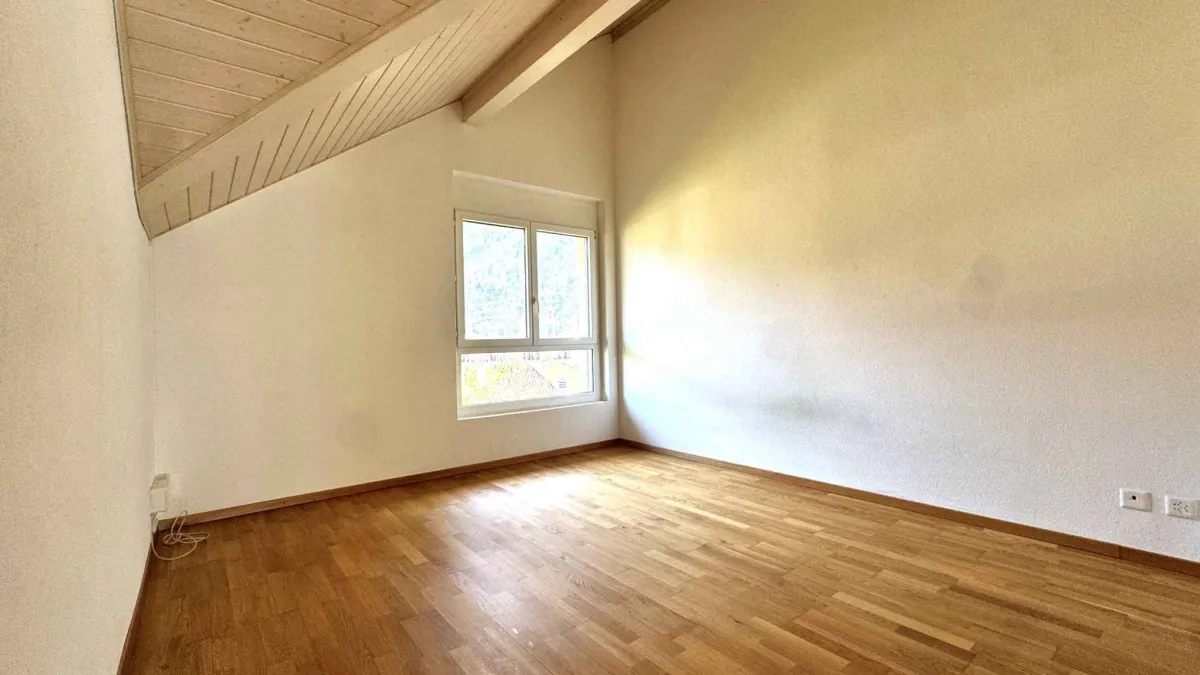 Bel attique de 4,5 pièces avec grande mezzanine