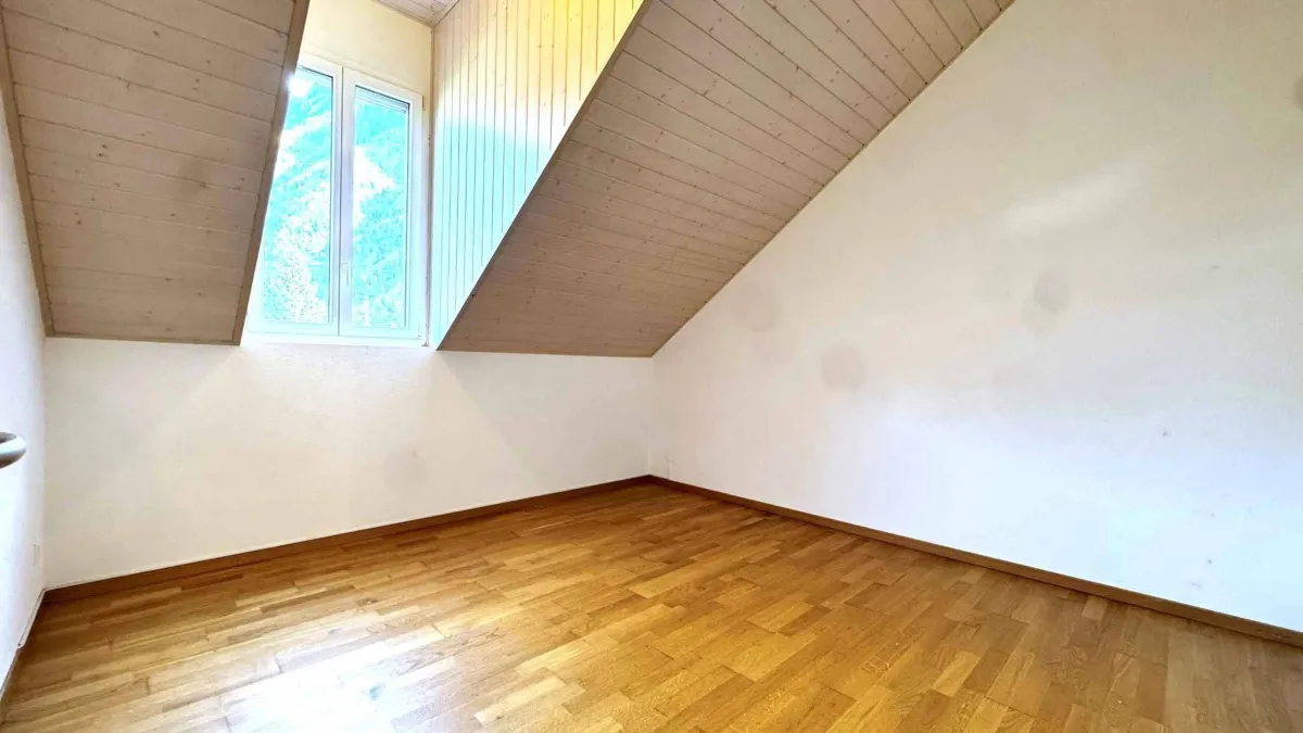 Bel attique de 4,5 pièces avec grande mezzanine