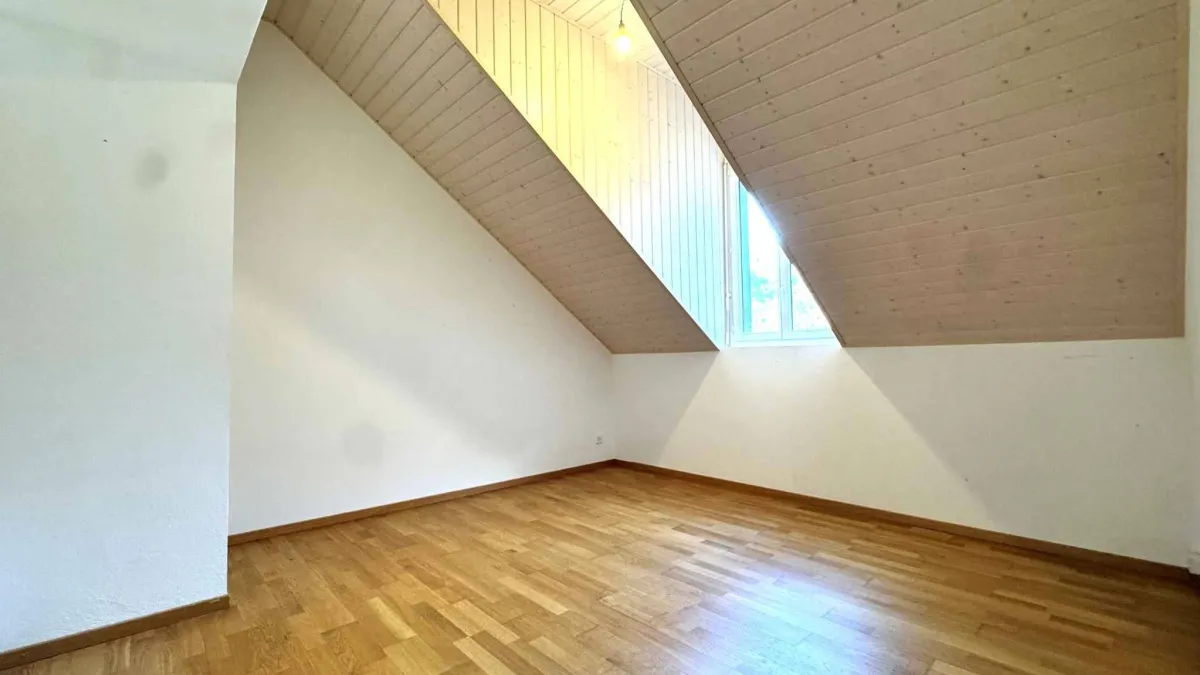 Bel attique de 4,5 pièces avec grande mezzanine