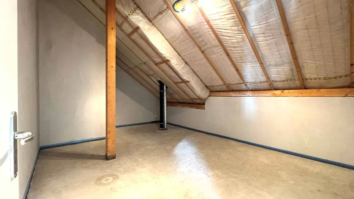 Bel attique de 4,5 pièces avec grande mezzanine