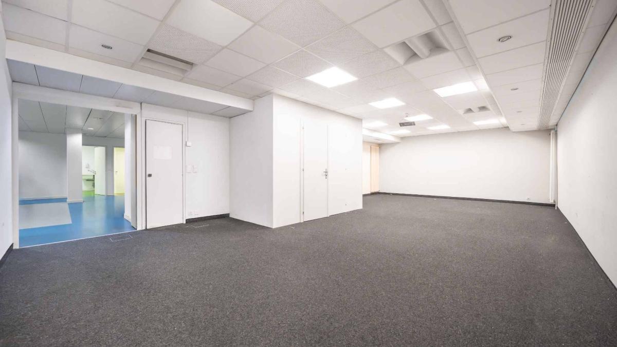 Lausanne-Ouchy - surface mixte de plain-pieds pour espace yoga, physiothérapie