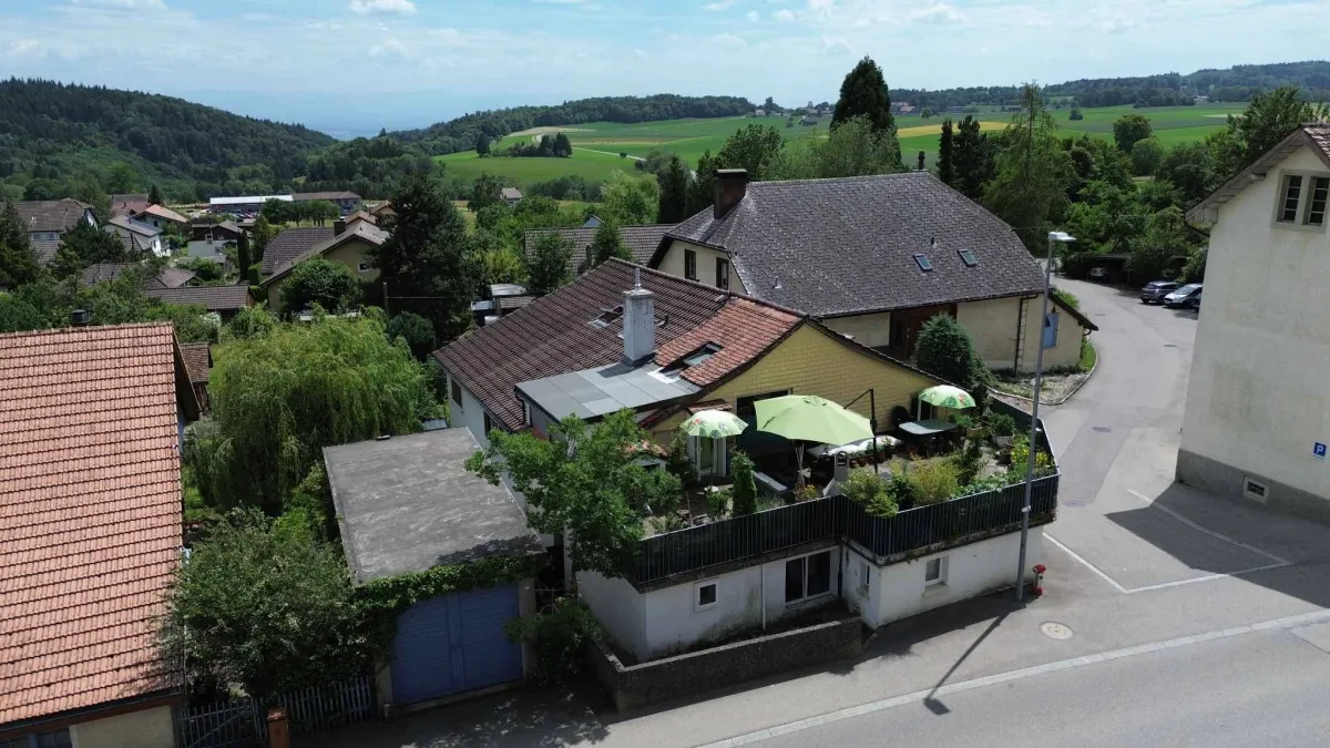 Immeuble à vendre à Lamboing
