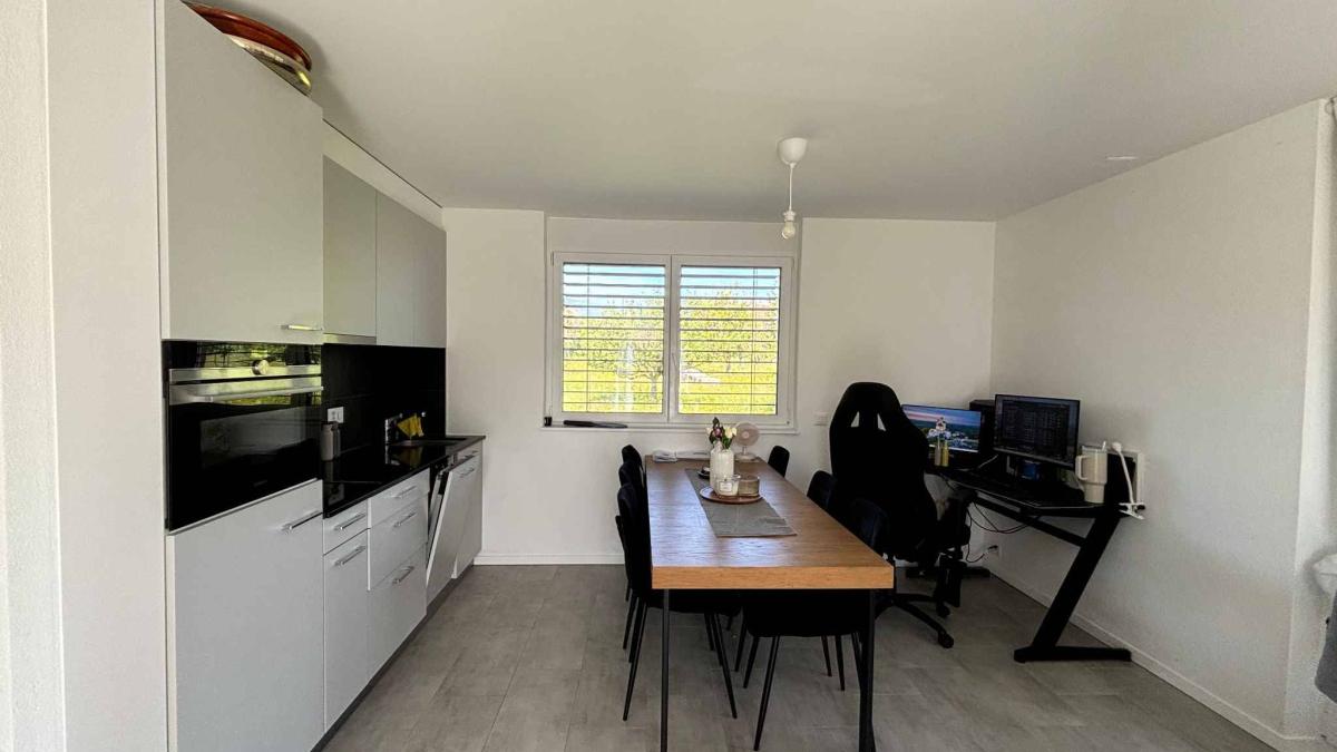 Super appartement avec balcon 
