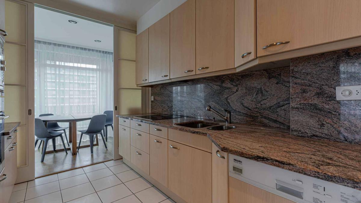APPARTEMENT DE 4 PIECES SEMI-MEUBLE