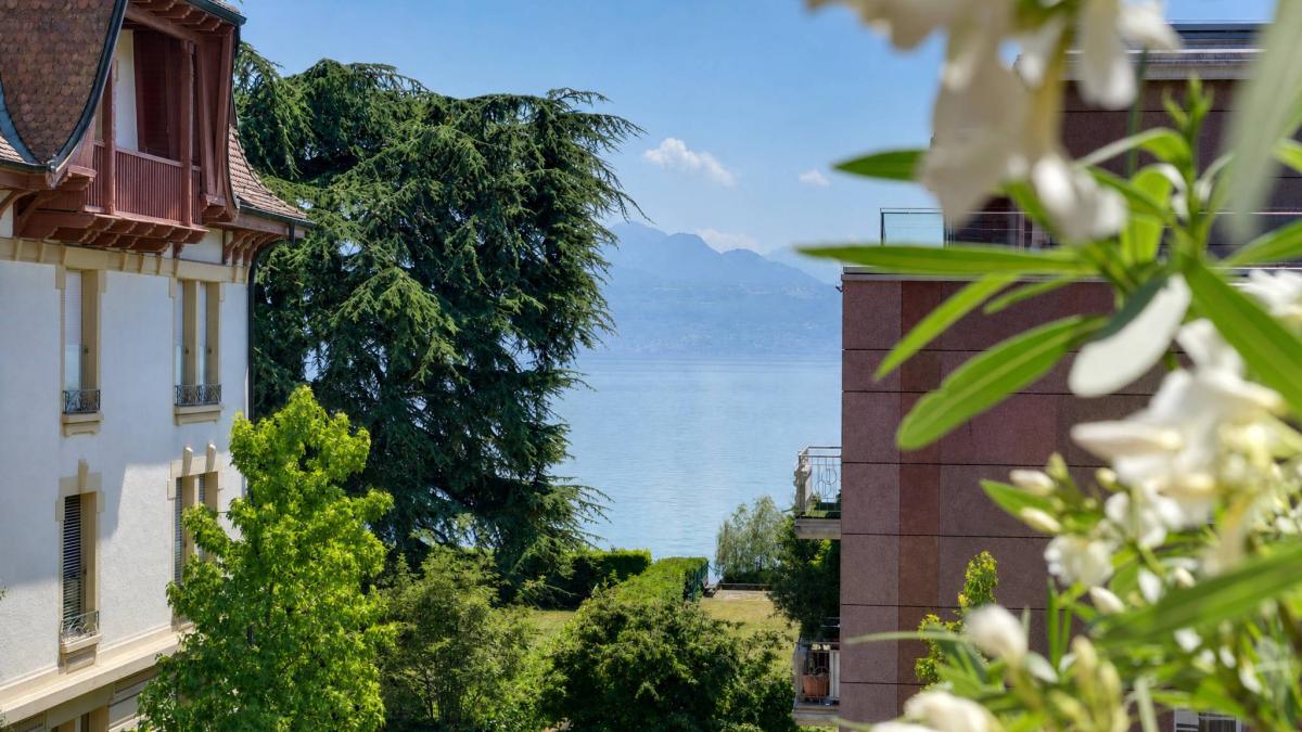 Exclusivité : Splendide appartement de 156 m² avec vue sur le lac 
