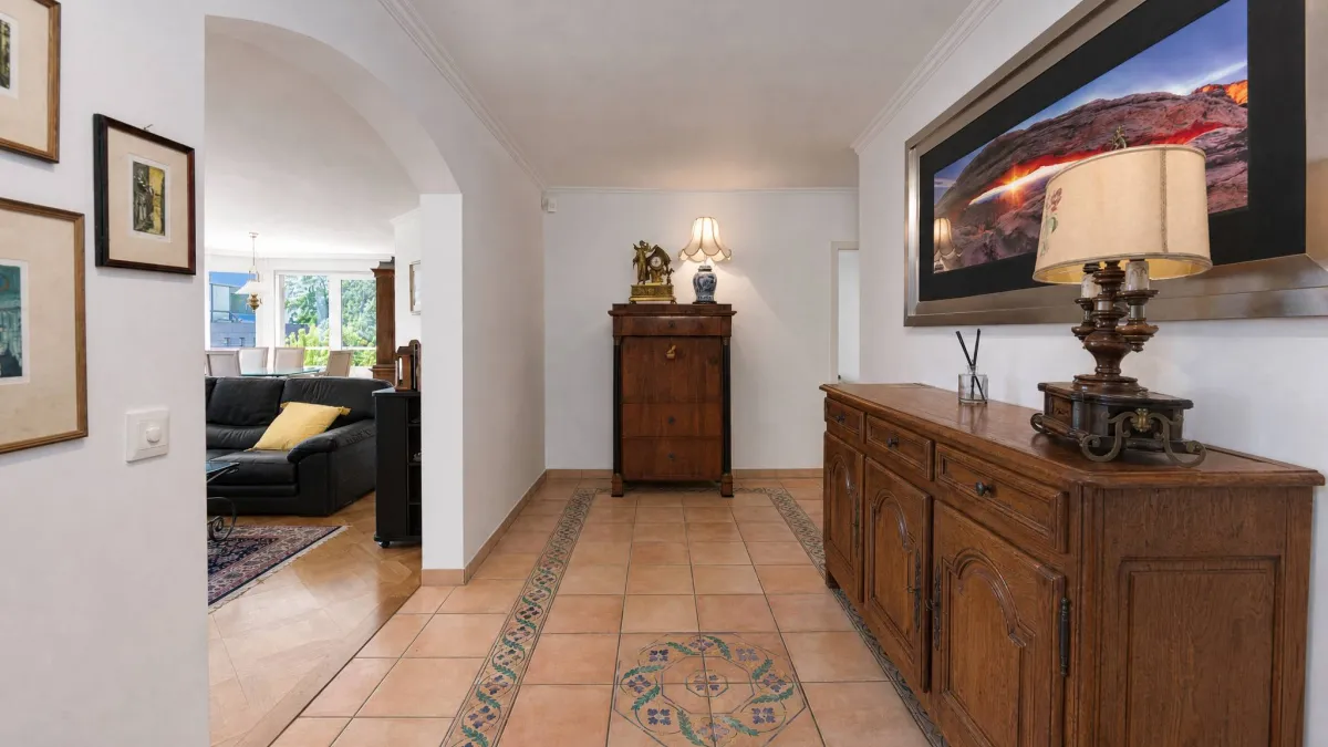 Exclusivité : Splendide appartement de 156 m² avec vue sur le lac 