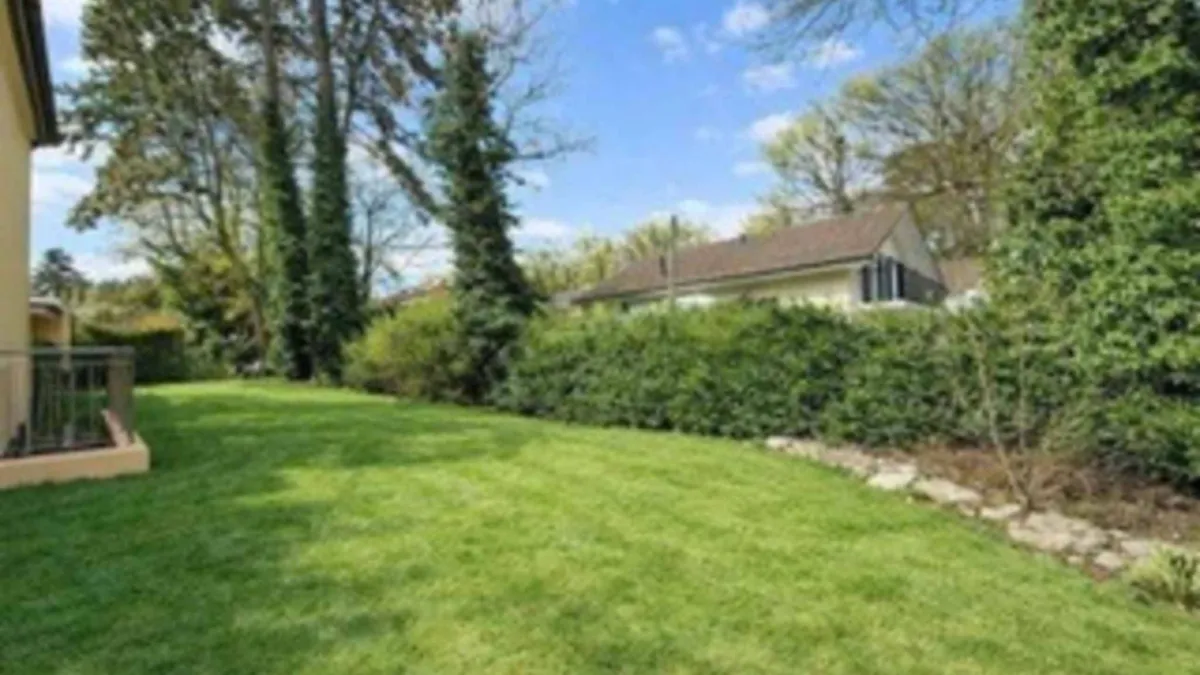 VILLA 5.5 PIECES - 520m2 JARDIN