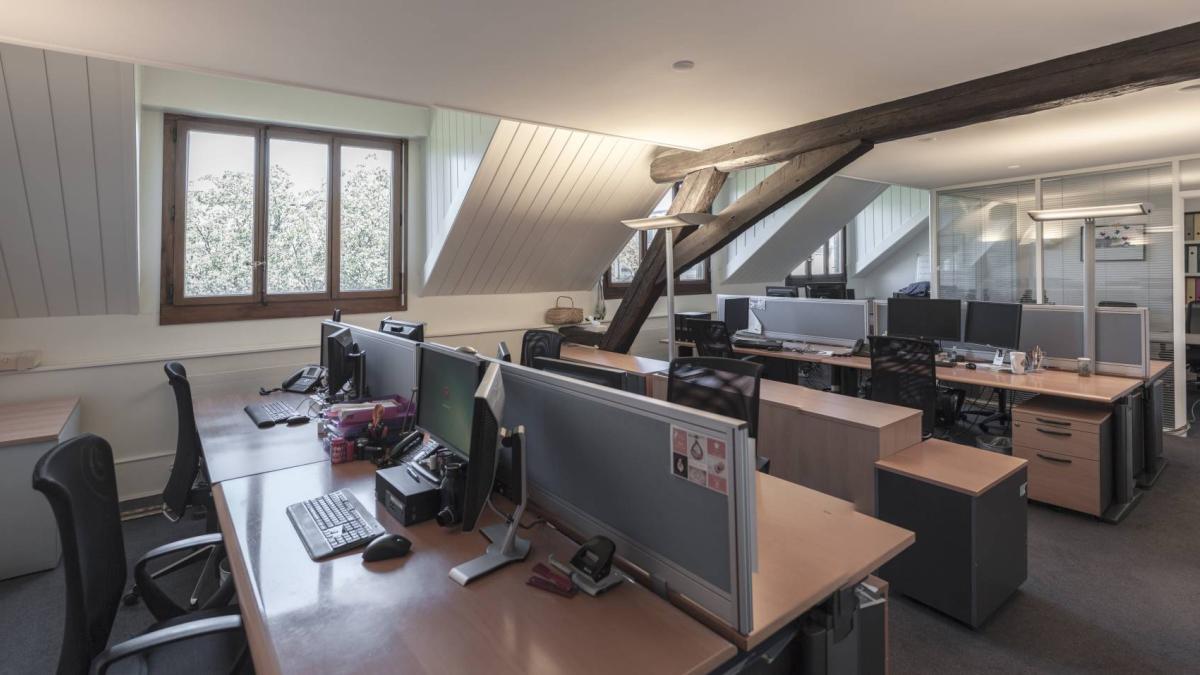 SPLENDIDE SURFACE DE BUREAUX DANS UN QUARTIER PRESTIGIEUX