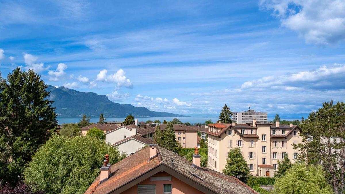 Dernier étage -  6 pièces avec ascenseur privatif et grande terrasse 