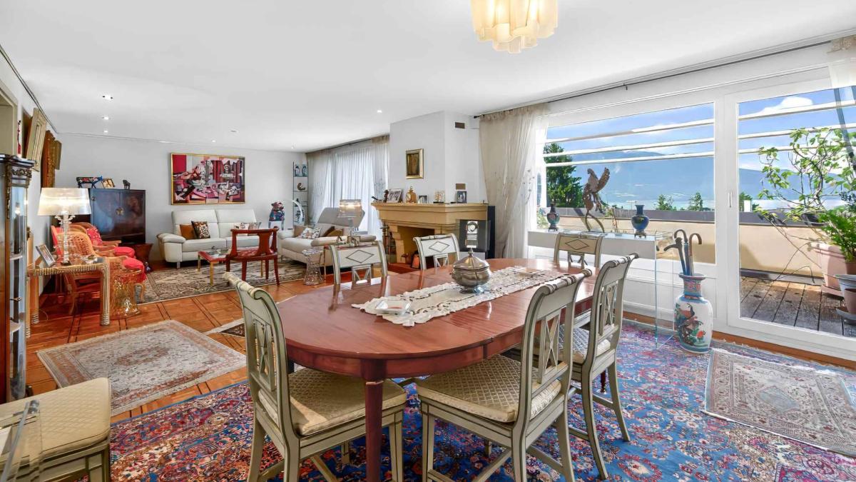 Dernier étage -  6 pièces avec ascenseur privatif et grande terrasse 