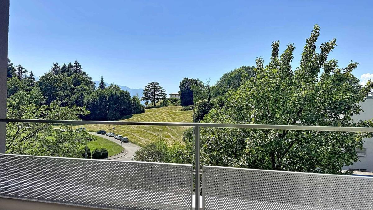 Lumineux 3.5 pièces de 77.5  m2 + grand balcon 17.5 m2