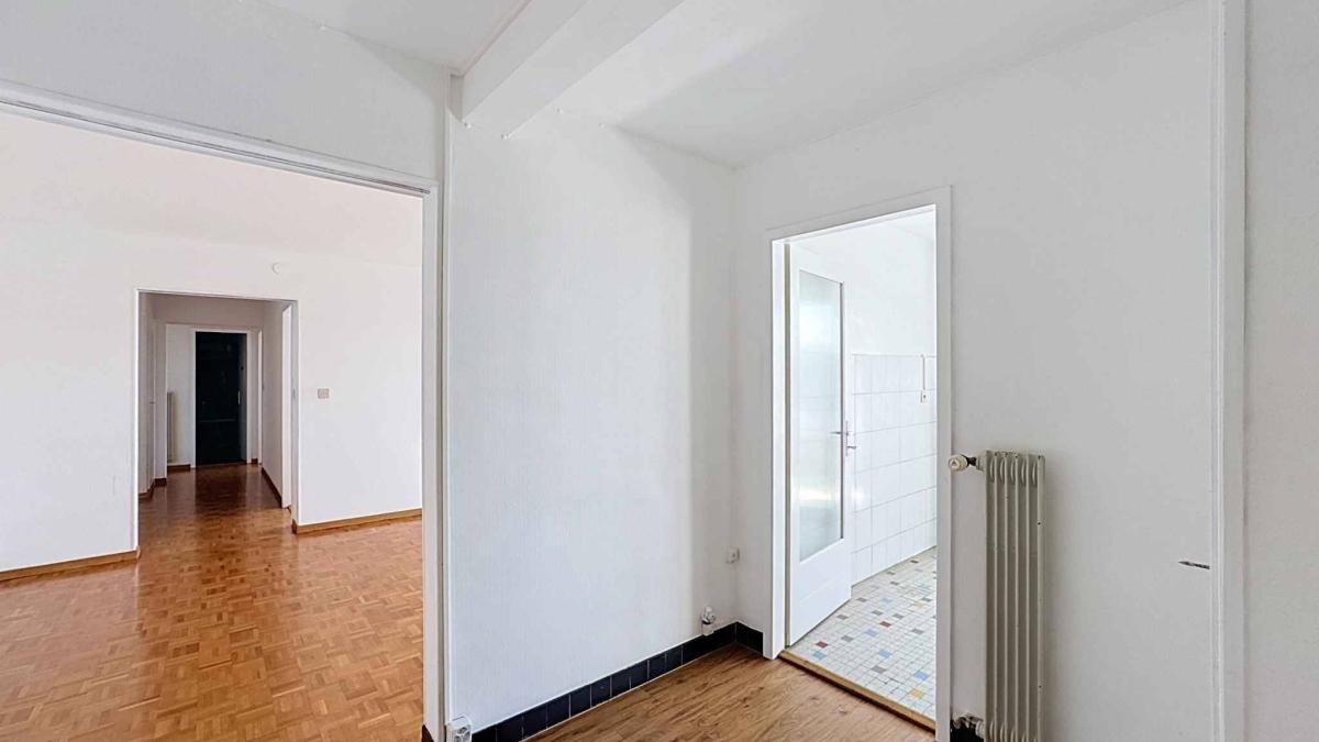 Lumineux 3.5 pièces de 77.5  m2 + grand balcon 17.5 m2