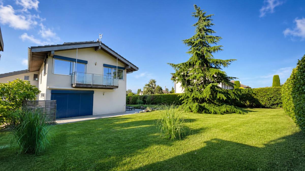 Villa jumelle moderne de 5.5 pièces