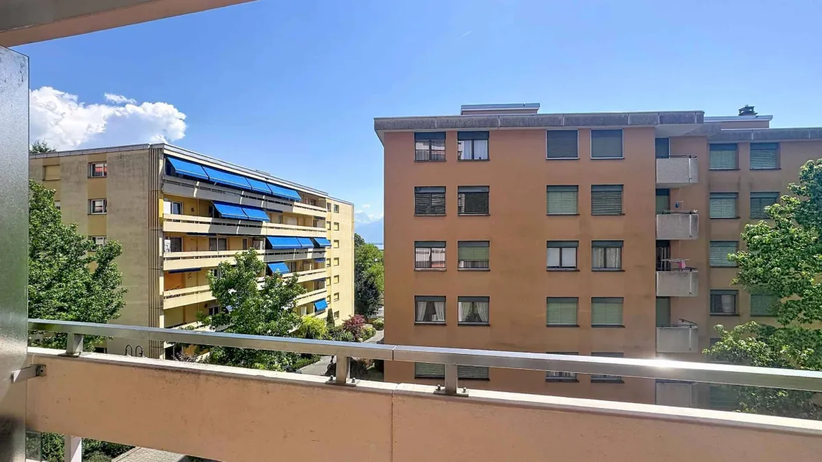 4.5 p de 91 m2 à rénover - 2 balcons  + 1 Garage box 