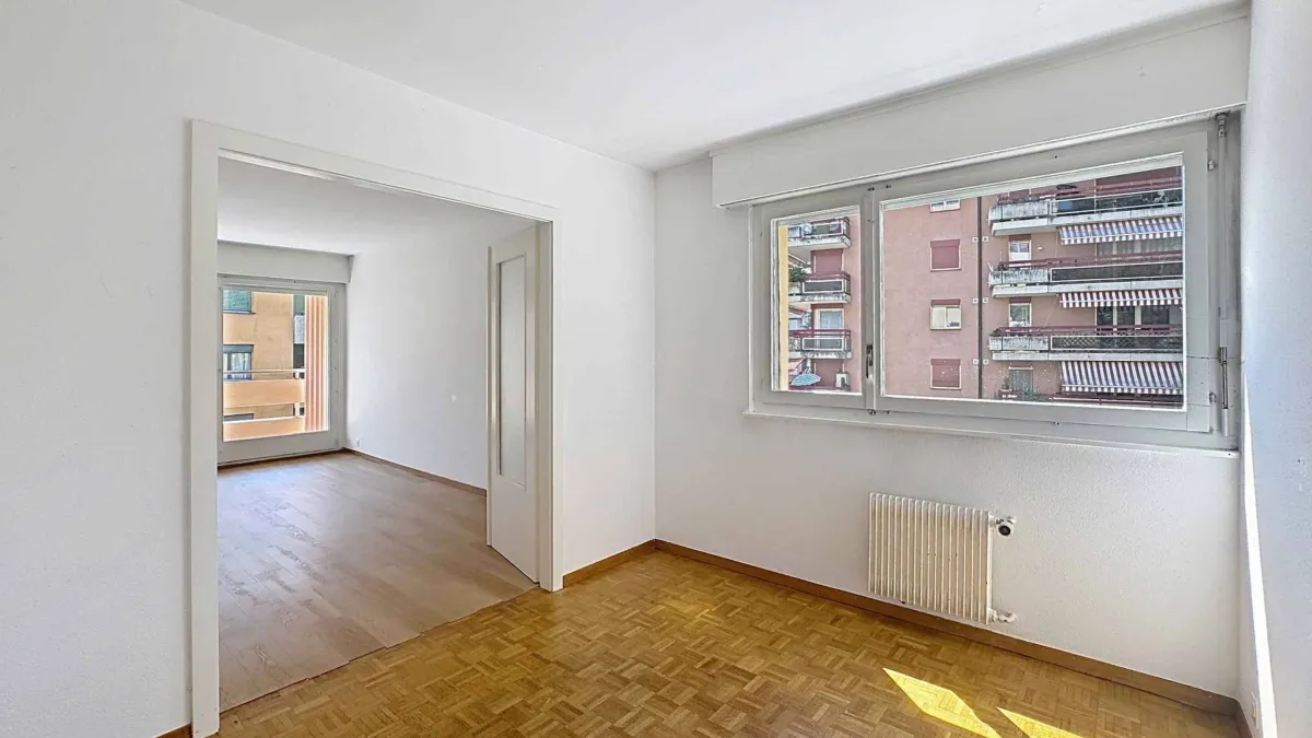 4.5 p de 91 m2 à rénover - 2 balcons  + 1 Garage box 