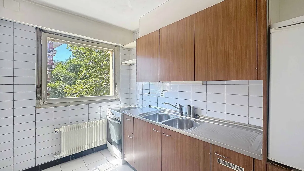 4.5 p de 91 m2 à rénover - 2 balcons  + 1 Garage box 