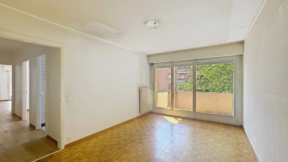 4.5 p de 91 m2 à rénover - 2 balcons  + 1 Garage box 