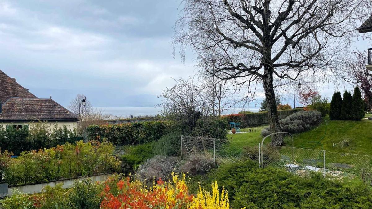 Appartement 4.5 pièces de standing à Lonay – Calme, balcon et vue sur le lac
