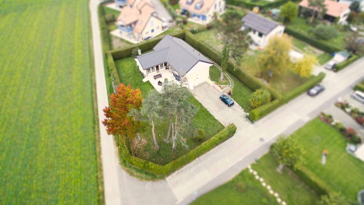 Maison individuelle de 5 pièces avec grand jardin et garage double