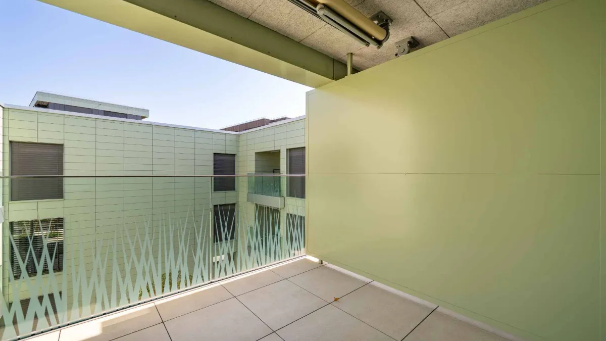 Superbe studio avec balcon 