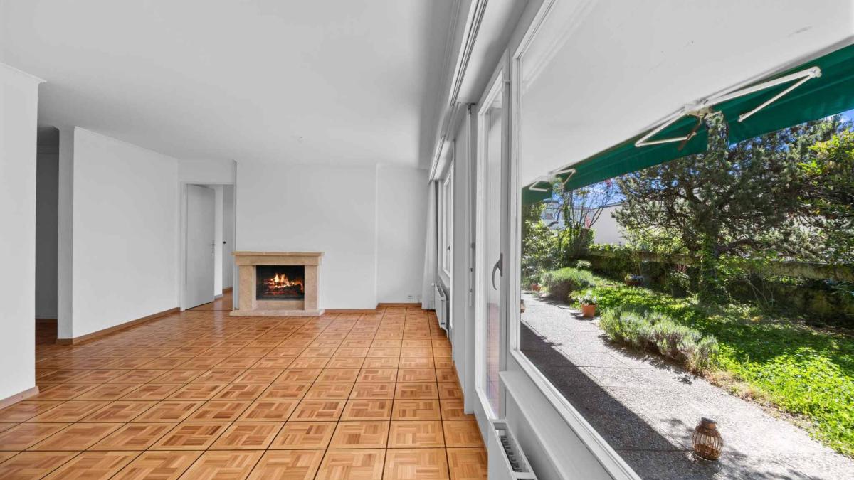 Rare à Pully : appartement de 4,5 pièces avec terrasse et jardin arboré 
