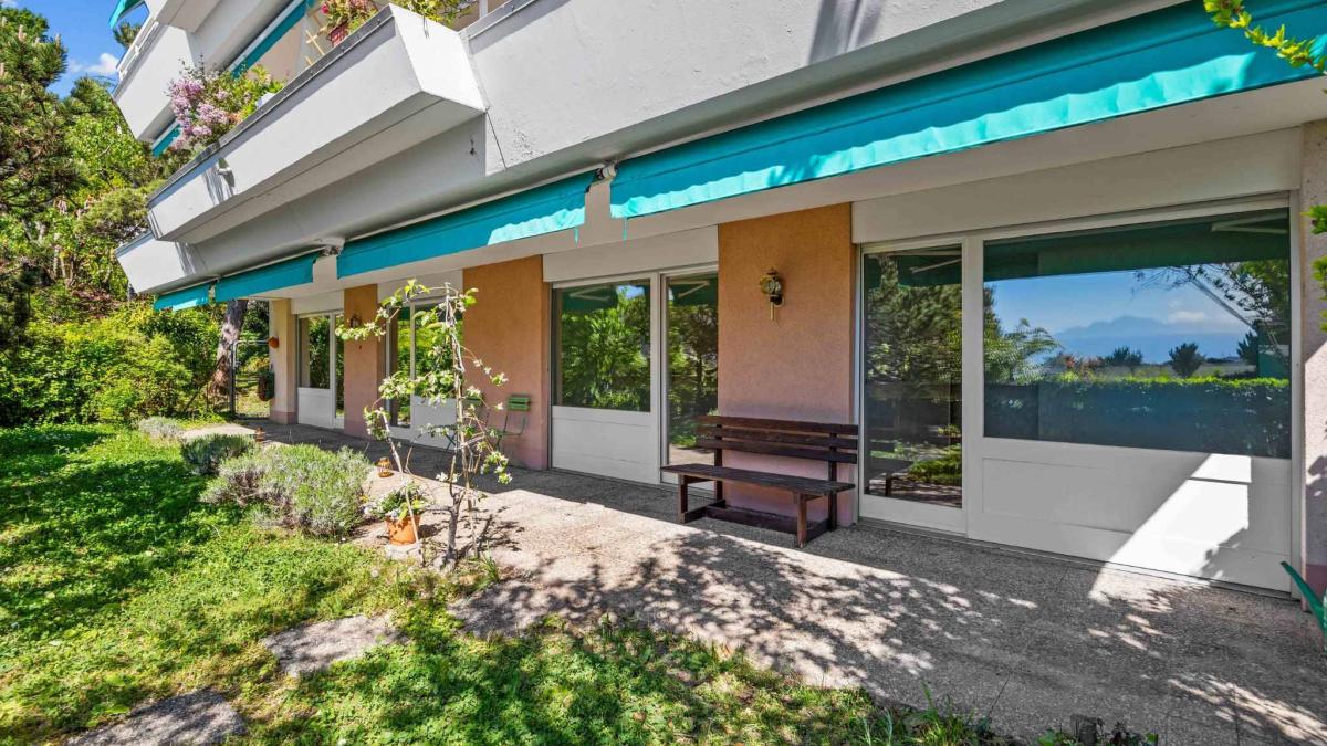 Rare à Pully : appartement de 4,5 pièces avec terrasse et jardin arboré 