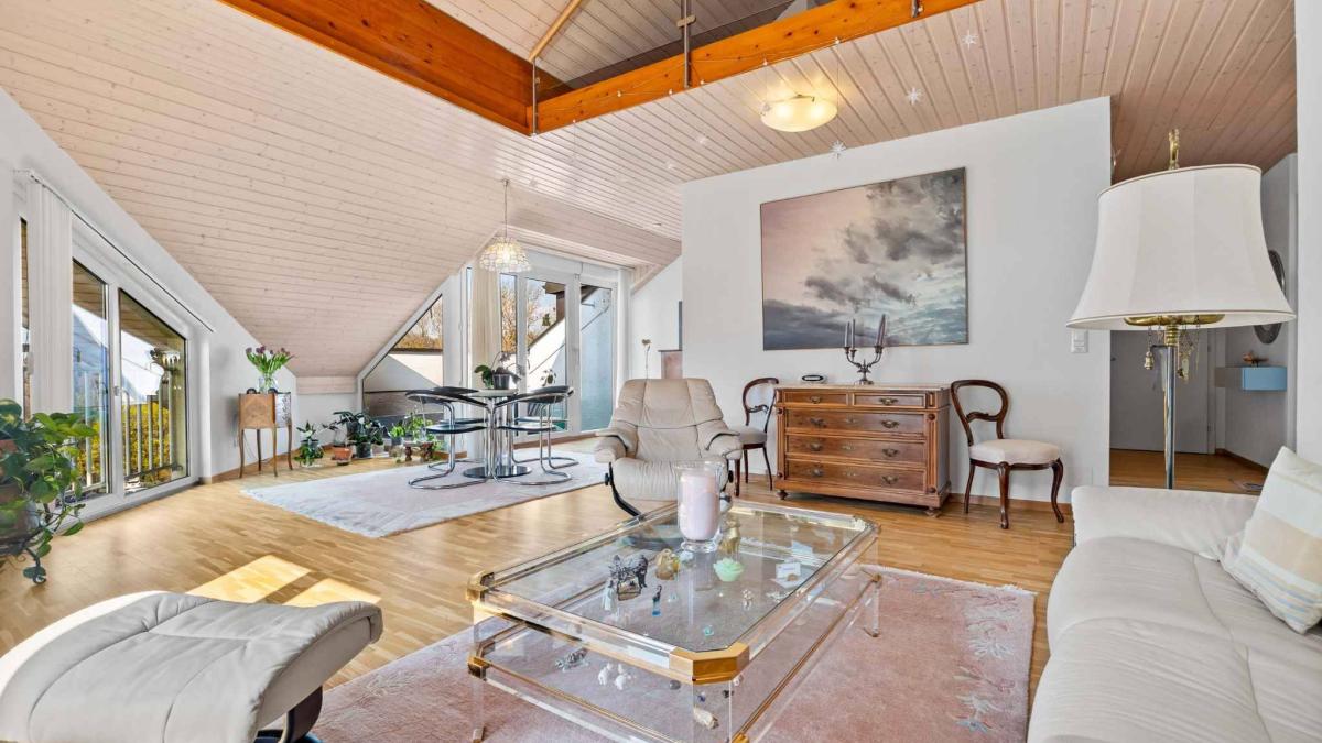 Appartement lumineux de 4.5 pièces au dernier étage avec mezzanine à Belmont-sur-Lausanne