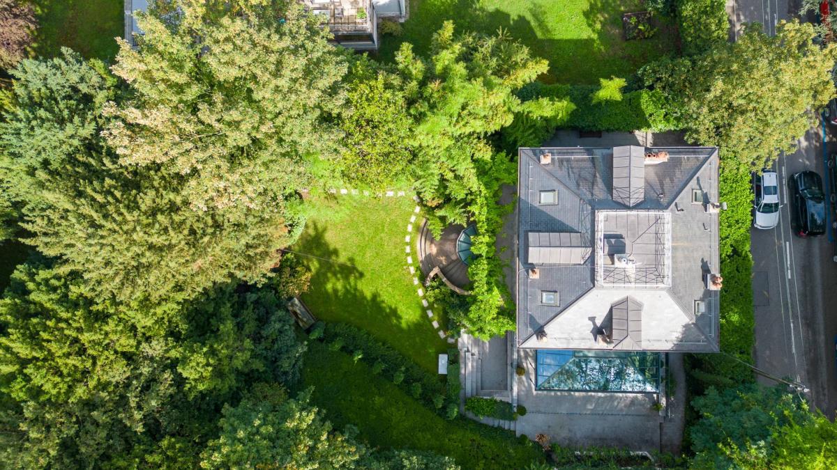 Sublime maison de ville dans un écrin de verdure