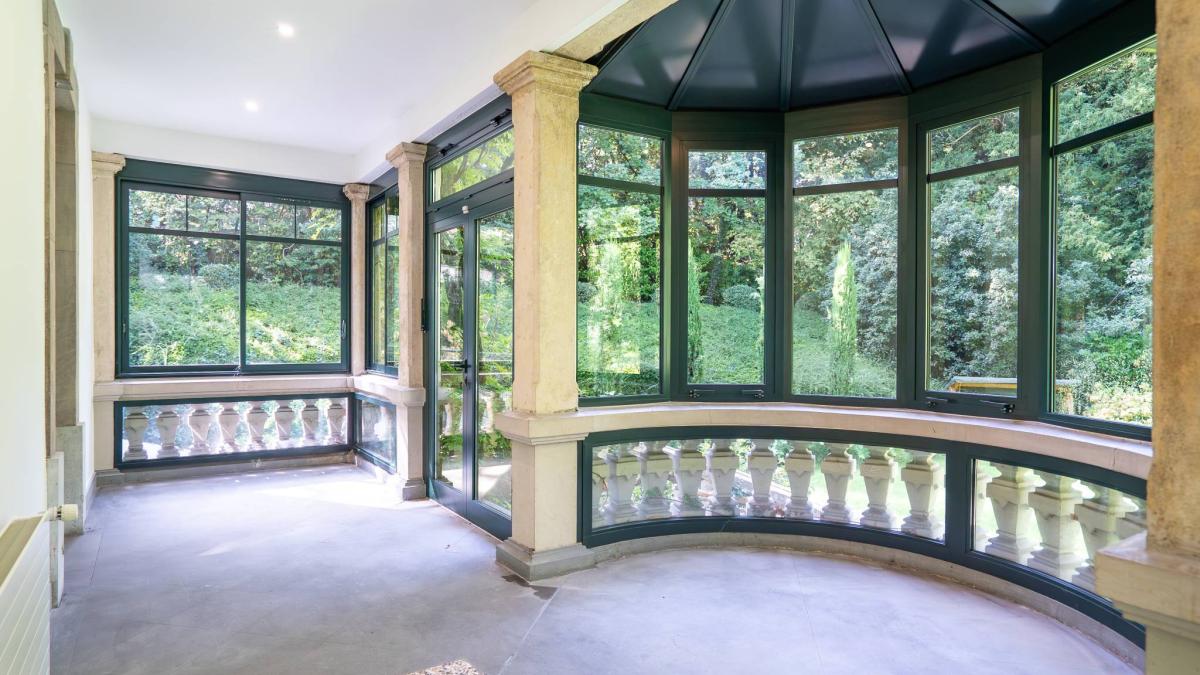Sublime maison de ville dans un écrin de verdure