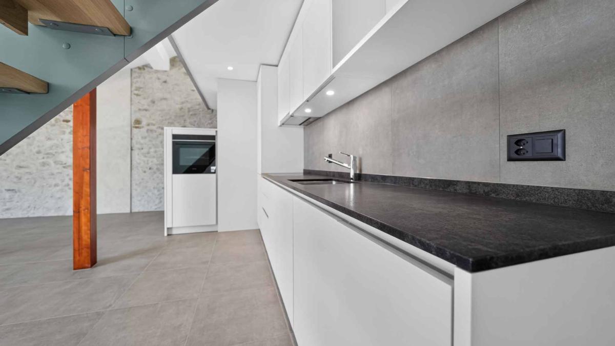 Duplex avec cachet et mezzanine 