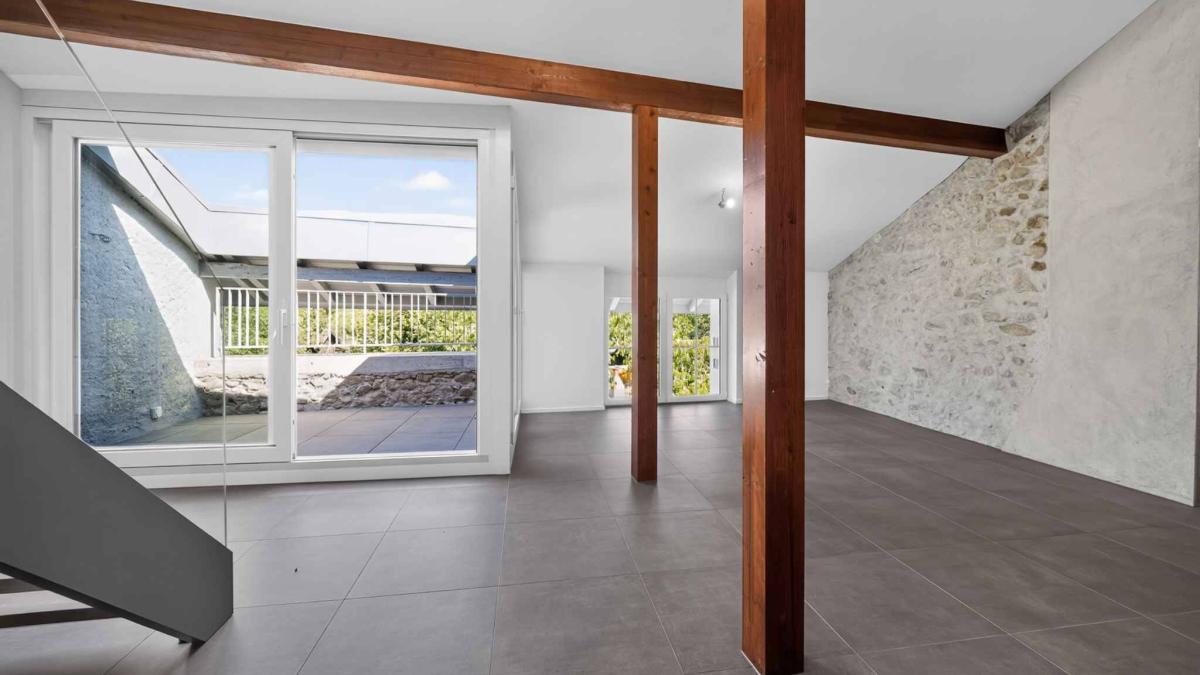 Duplex avec cachet et mezzanine 