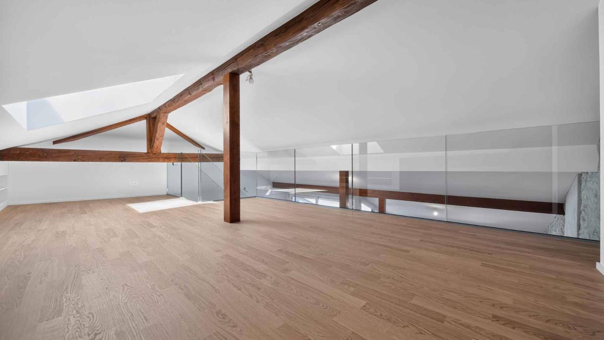 Duplex avec cachet et mezzanine 