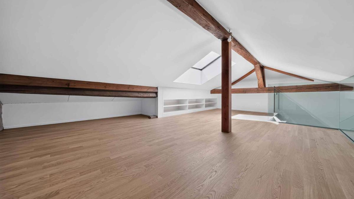 Duplex avec cachet et mezzanine 