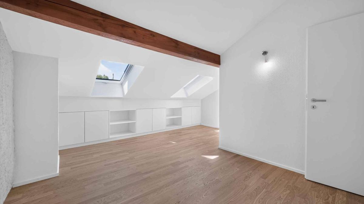 Magnifique duplex avec mezzanine et poutres apparentes