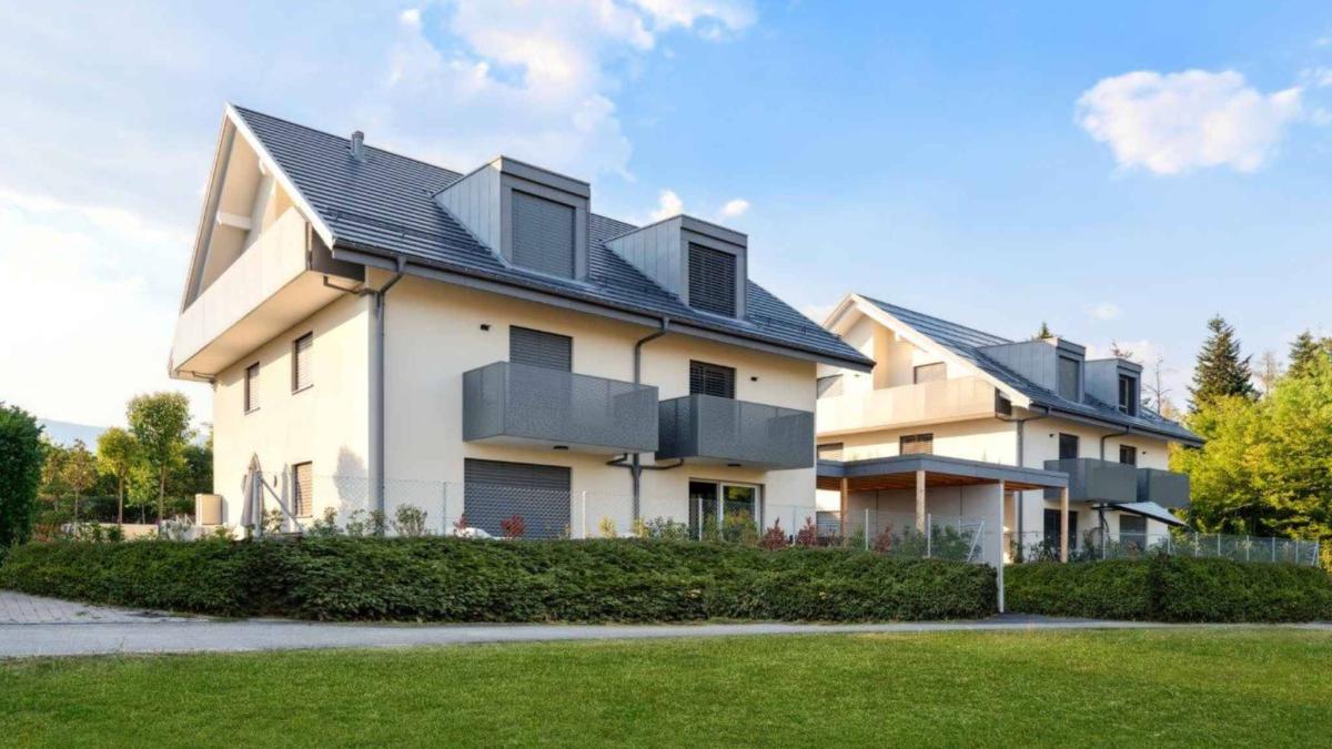 Villa mitoyenne de 6.5 pièces avec jardin 368m2