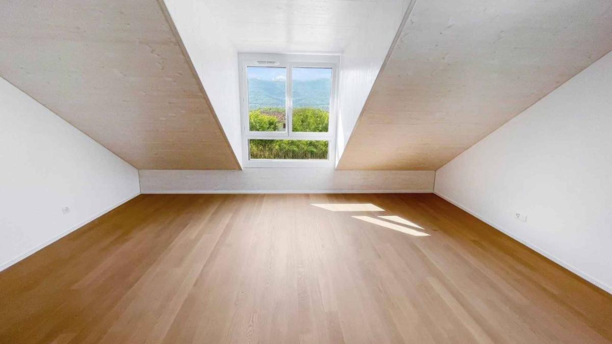 Villa mitoyenne de 6.5 pièces avec jardin 368m2