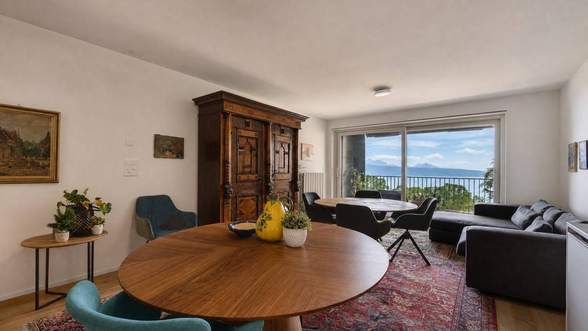 Bel appartement récent de 3.5 pièces avec grand balcon et vue sur le Lac 