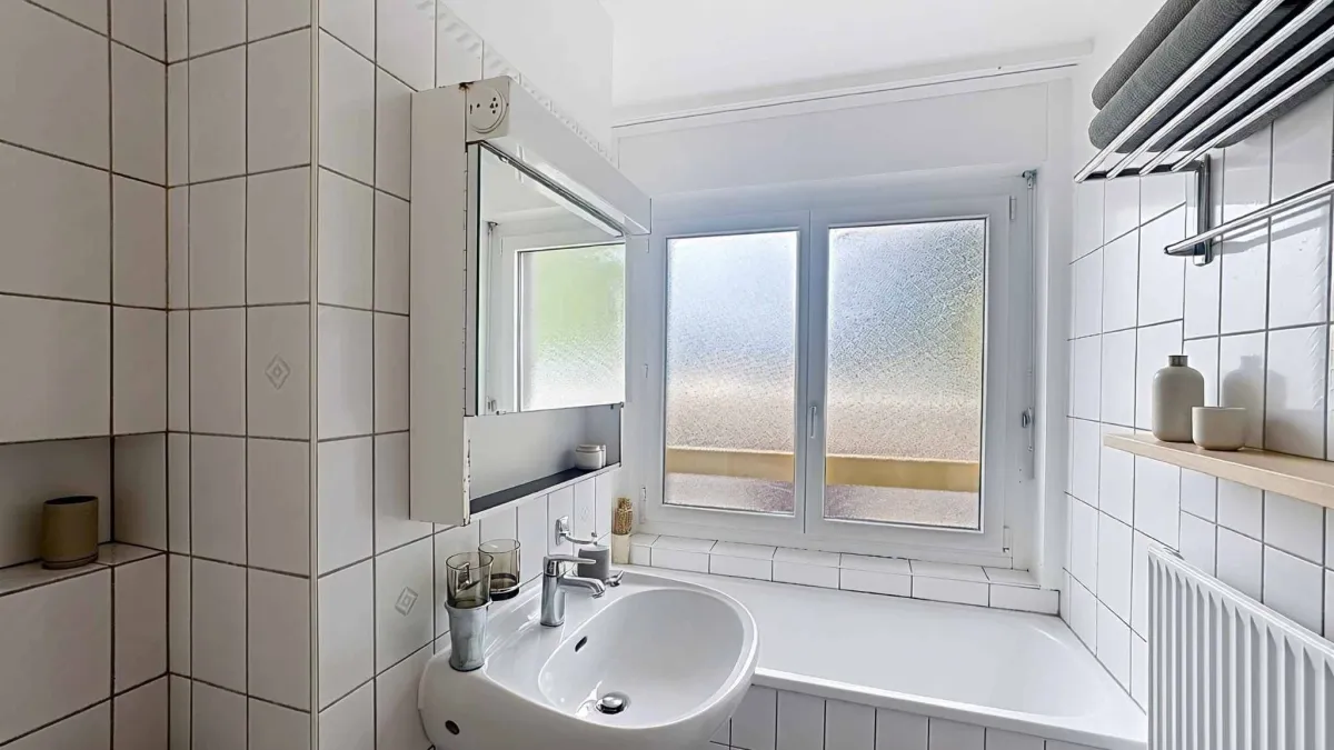 Au dernier étage - Grand 3.5 pièces sur 1 niveau de 79 m2 + balcon 