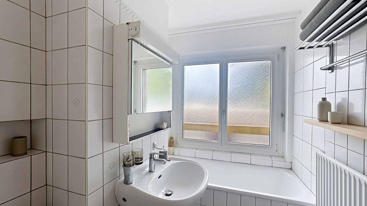 Au dernier étage - Grand 3.5 pièces sur 1 niveau de 79 m2 + balcon 