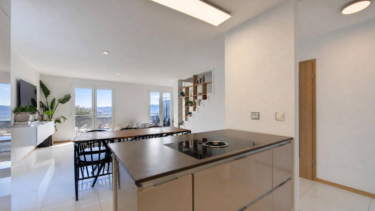 Villa mitoyenne de 5,5 pièces avec espace de jardin privatif de 200m2 