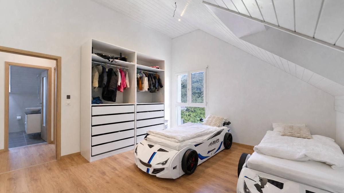 Villa mitoyenne de 5,5 pièces avec espace de jardin privatif de 200m2 